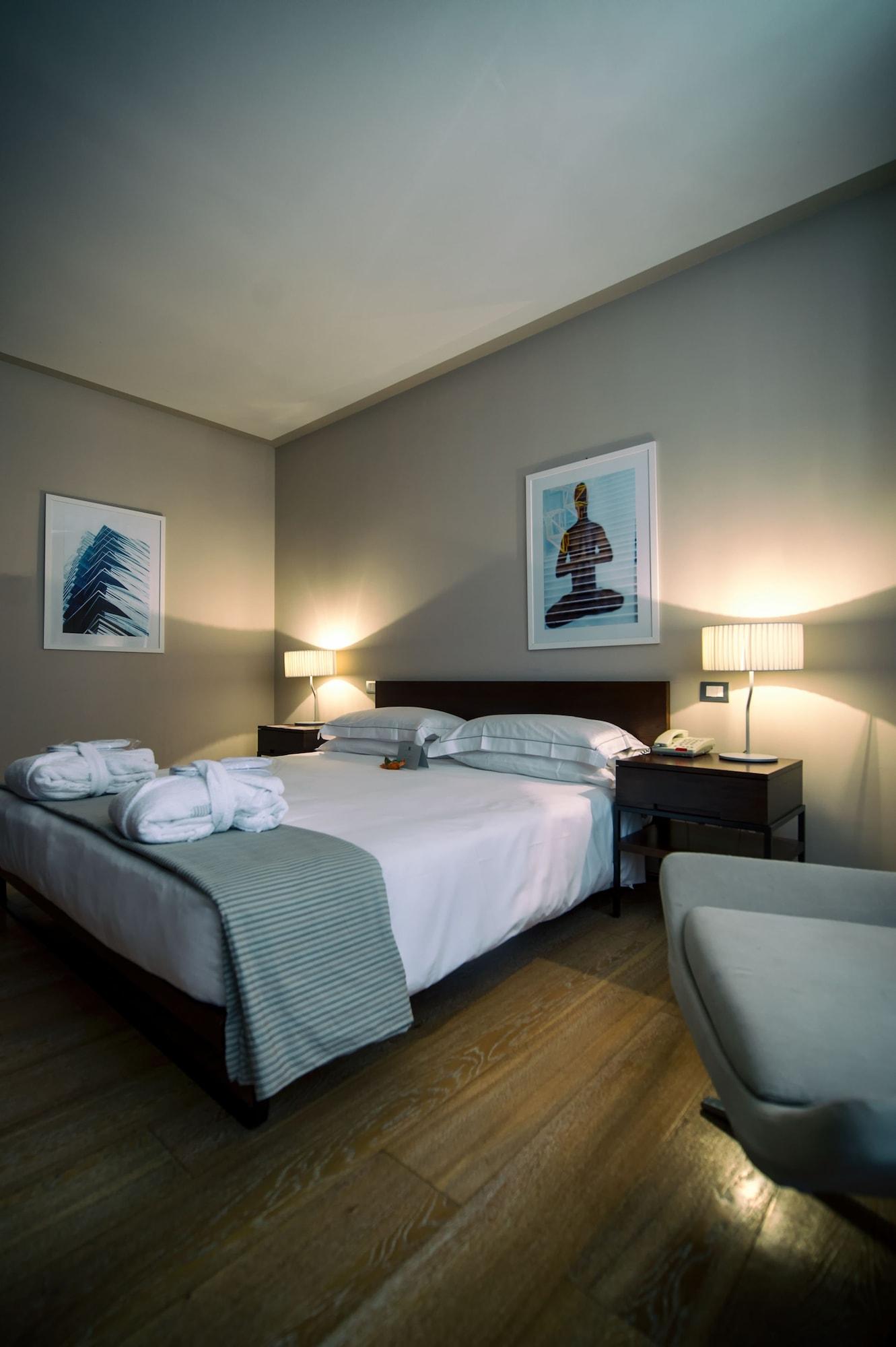 Escalus Luxury Suites Верона Екстериор снимка