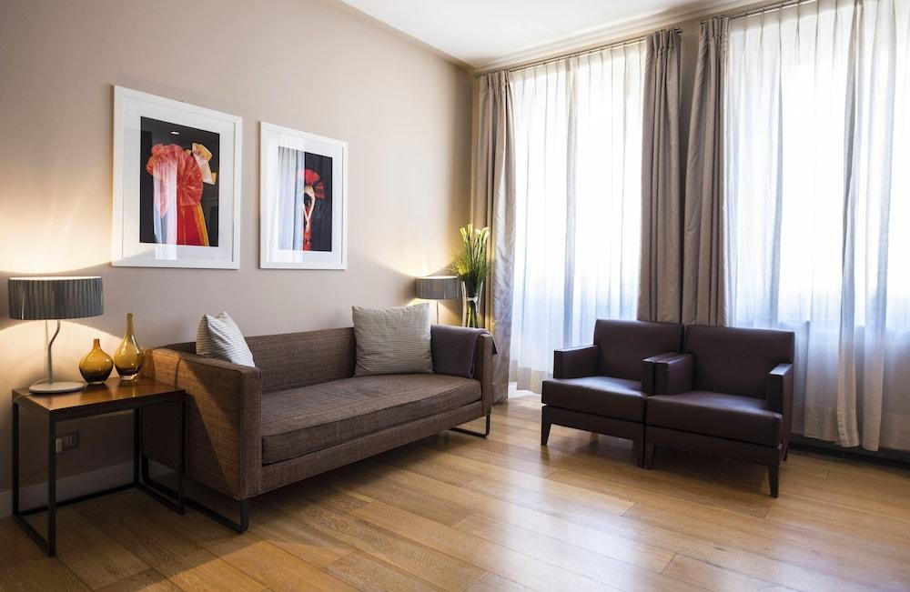 Escalus Luxury Suites Верона Екстериор снимка