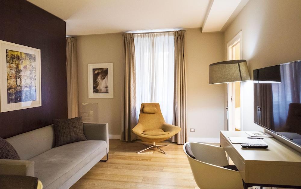 Escalus Luxury Suites Верона Екстериор снимка